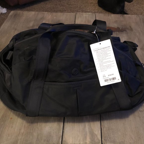 lululemon weekend bag